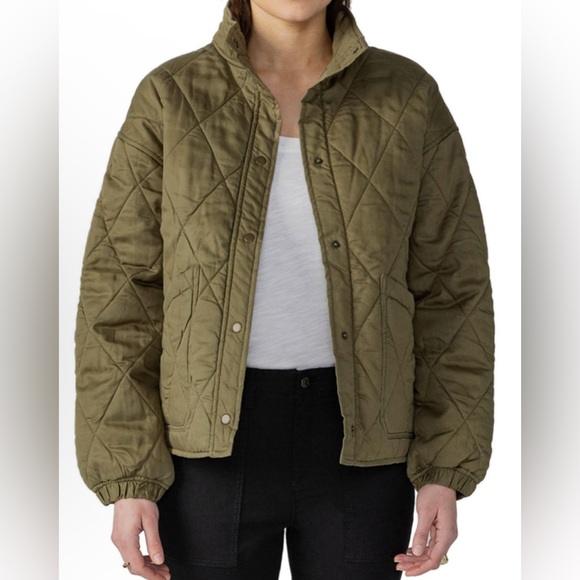 Sanctuary Jackets & Blazers - NWT Social Standard By Sanctuary Ladies Field Green Quilted Jacket. Size XL